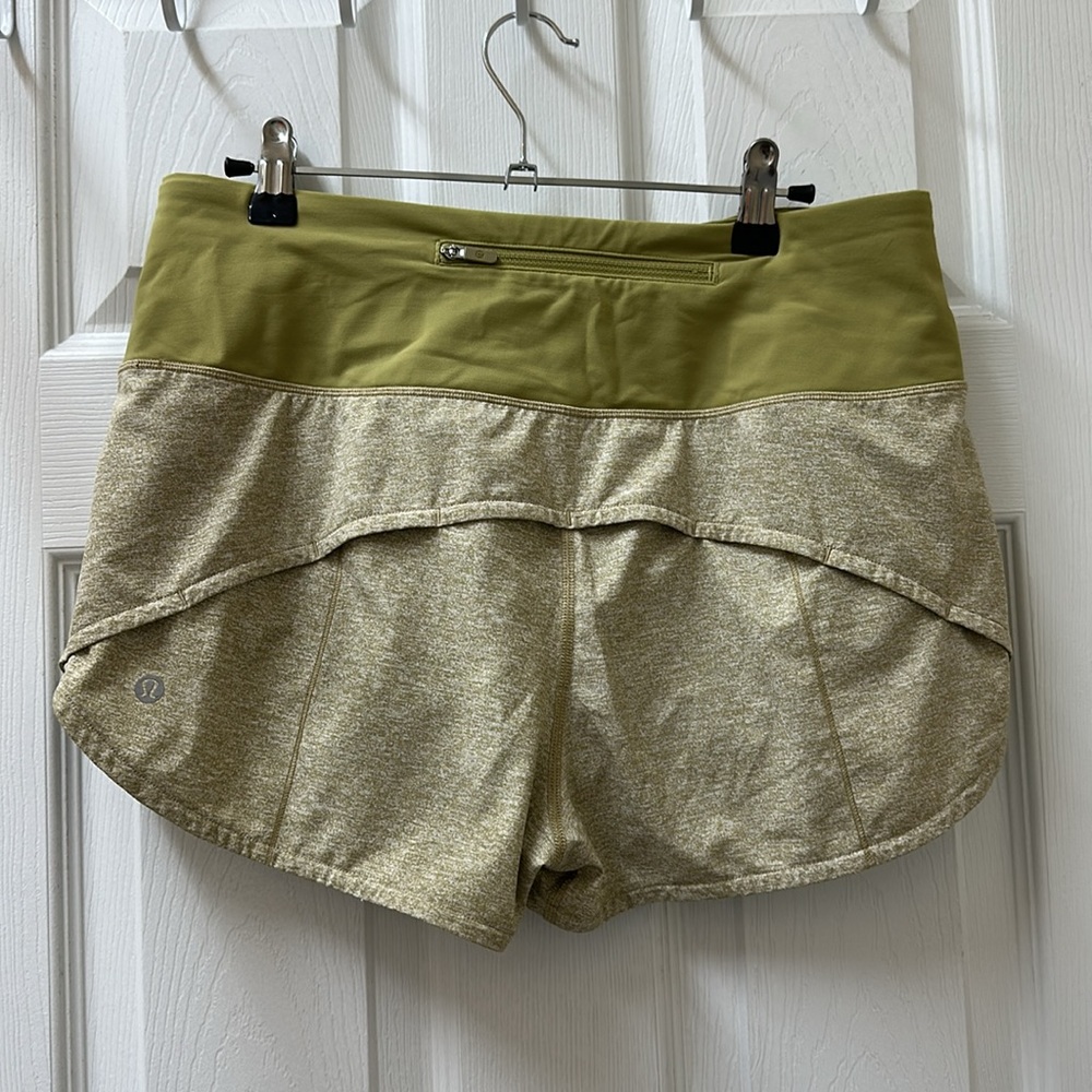 LIKE NEW! Lululemon Speed Up Short High-Rise 2.5" - Picture 7 of 16